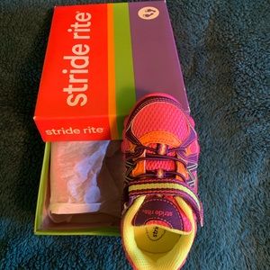 Stride Rite Sneakers 6 1/2W toddler girls